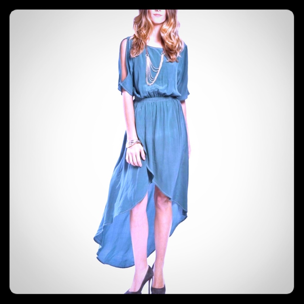 Gypsy 05 Sofia Cold Shoulder Dress S/M
